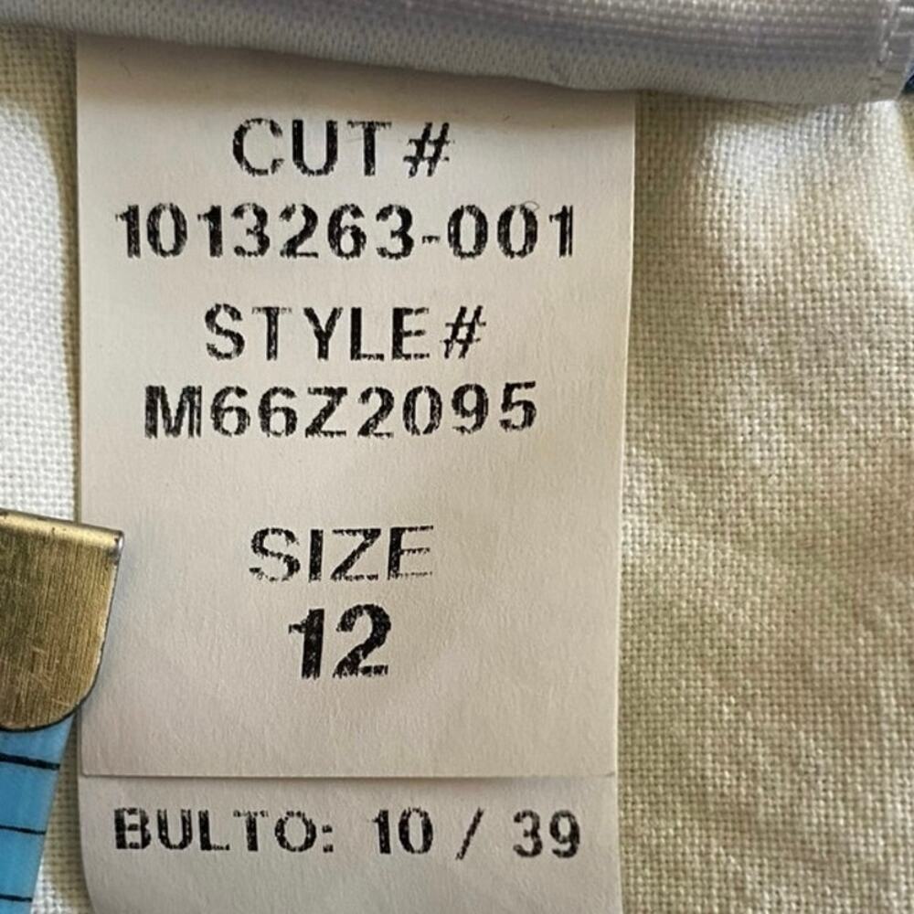 NYDJ Boyfriend Jeans Women Size 12 Blue Denim with Flower Embroidered 5 Pocket - Picture 11 of 13